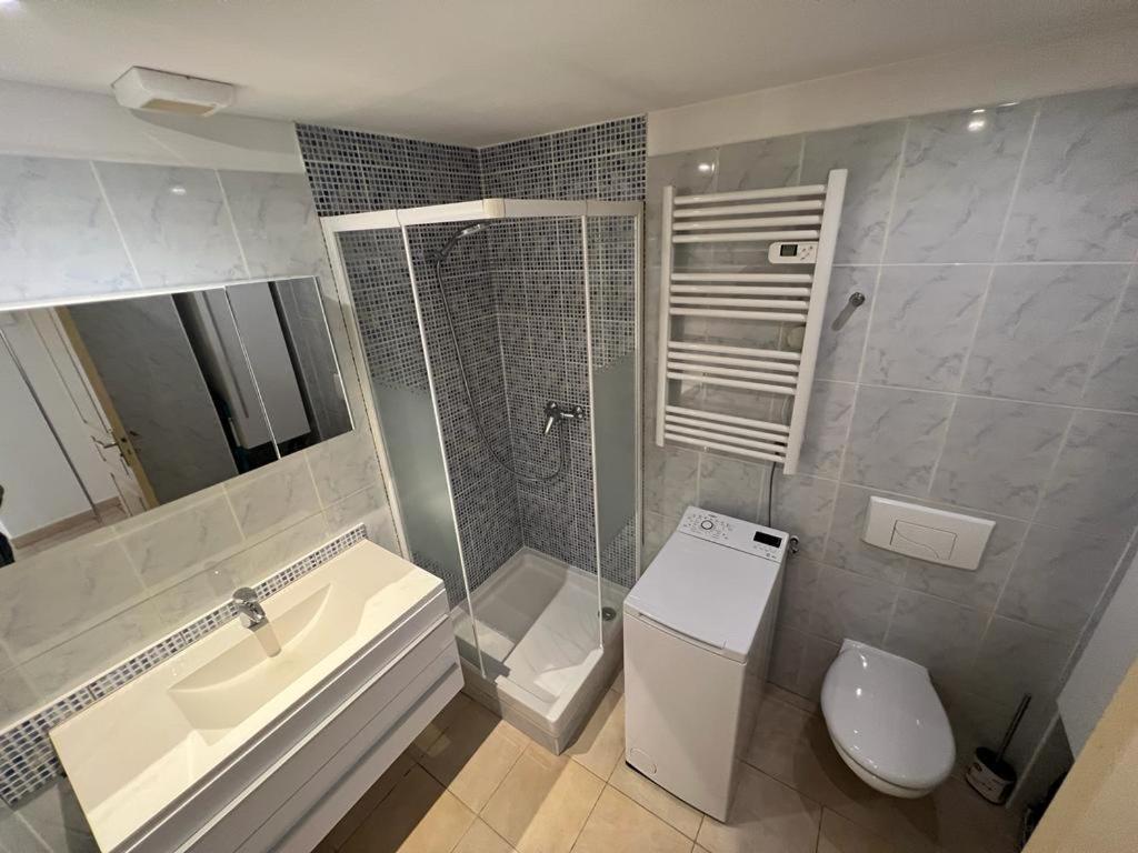 Plein Sud, Bel Appartement 20 Metres De La Plage La Capte Hyères Exteriör bild