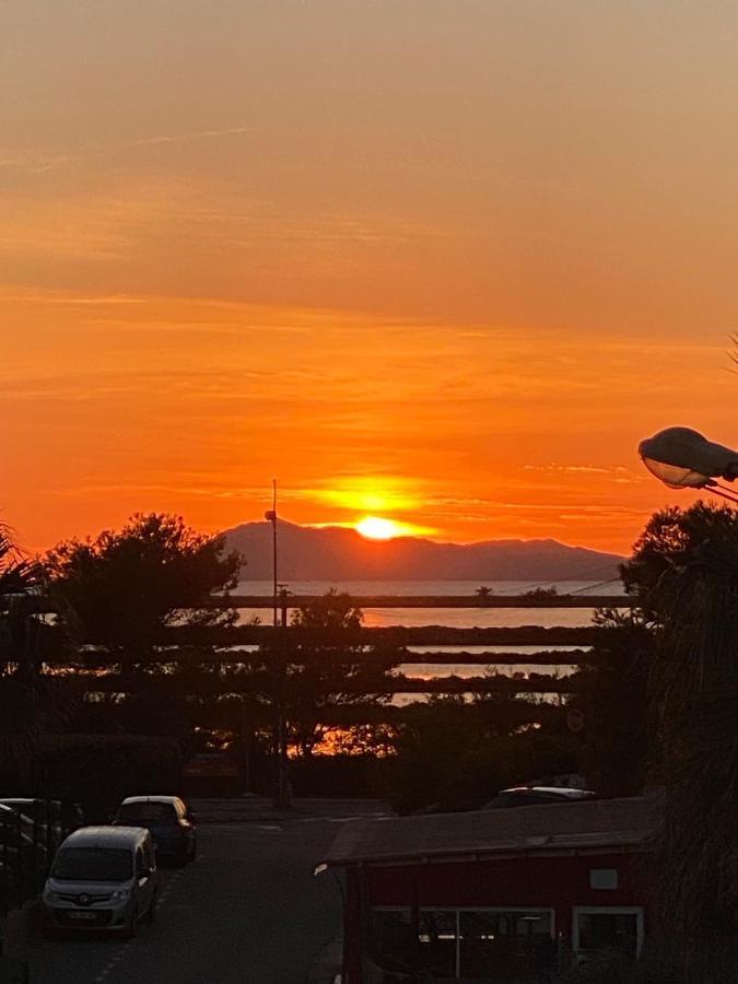 Plein Sud, Bel Appartement 20 Metres De La Plage La Capte Hyères Exteriör bild